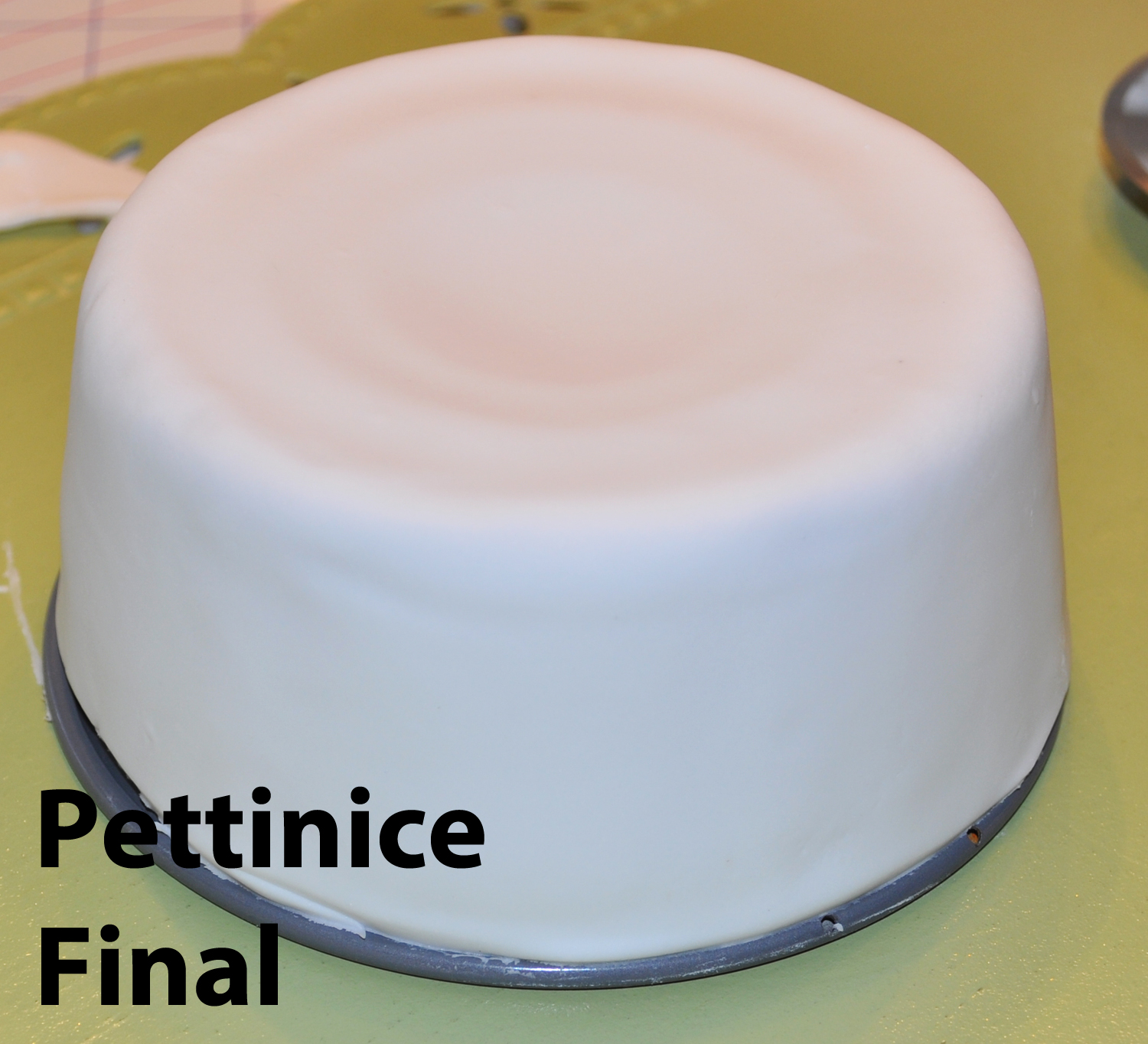 The Bake More Fondant Comparison 7 contenders, no clear The Bake More Fondant Comparison 7 contenders, no clear