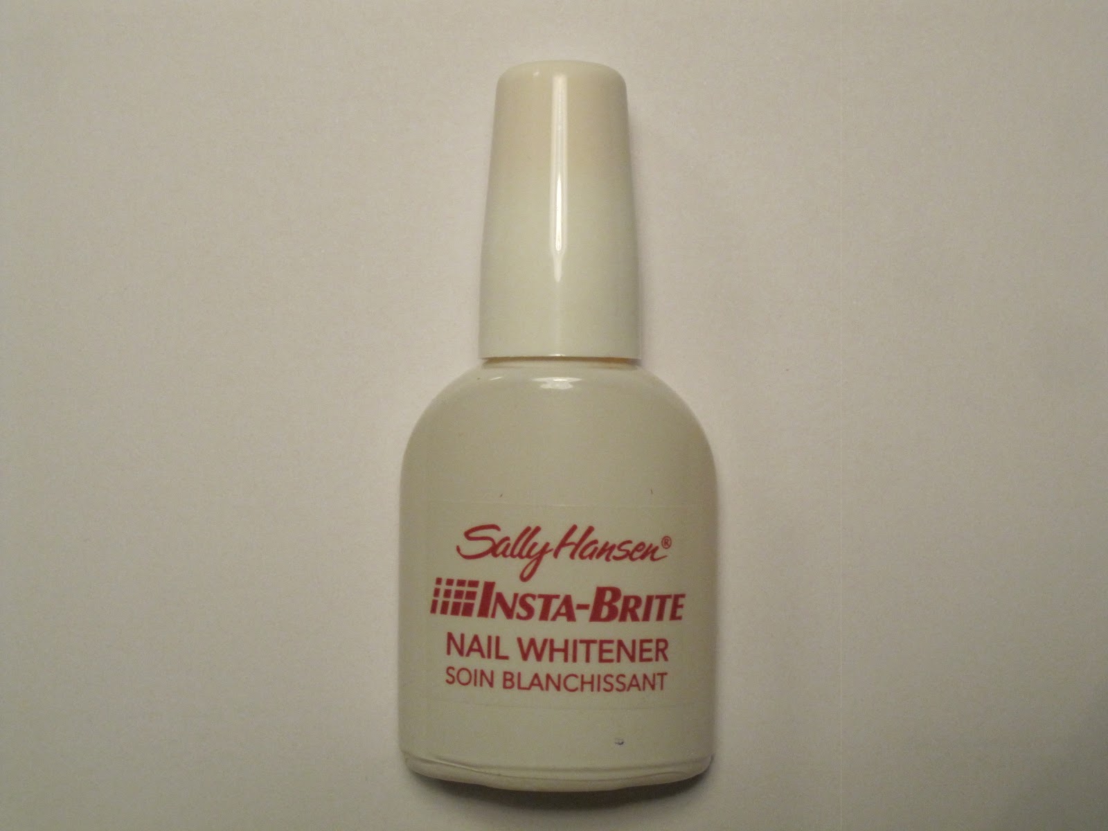 Mette Sarme Review/anmeldelse Sally Hansen InstaBrite nail whitener