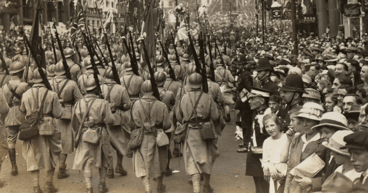 The Chubachus Library of Photographic History French Soldiers Marching