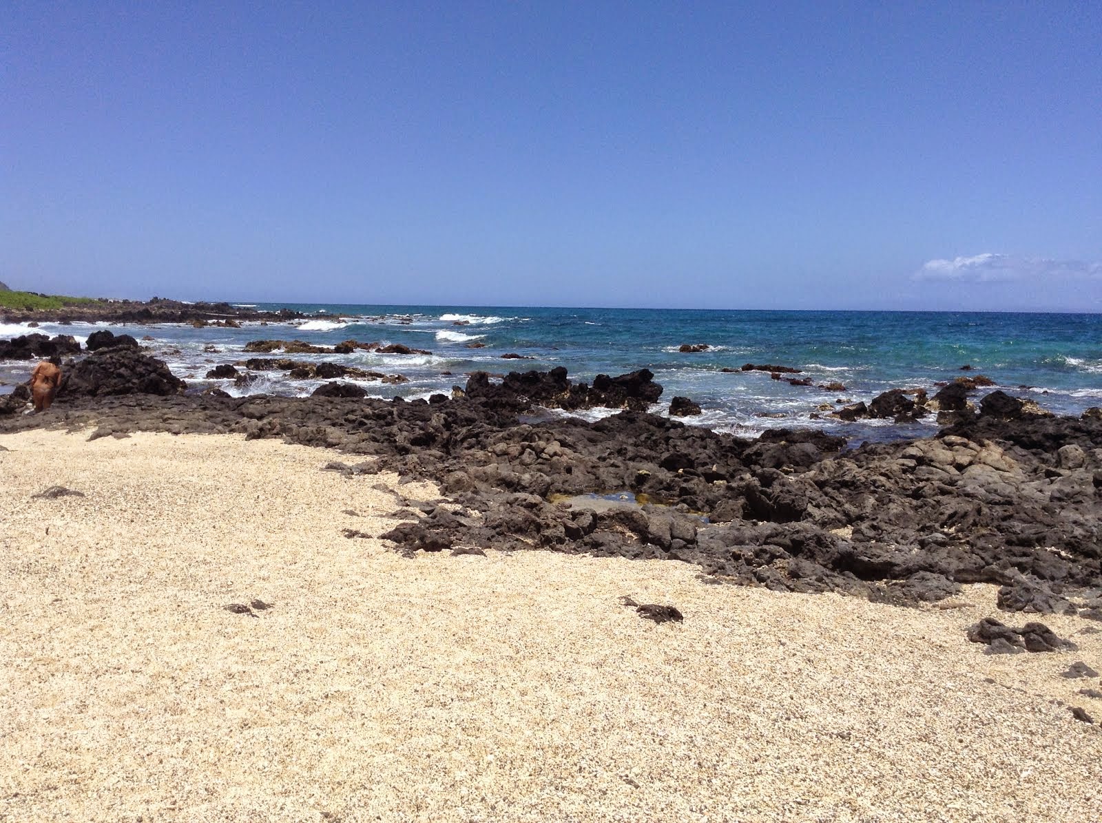 WHITE SAND HAWAIIAN BEACH