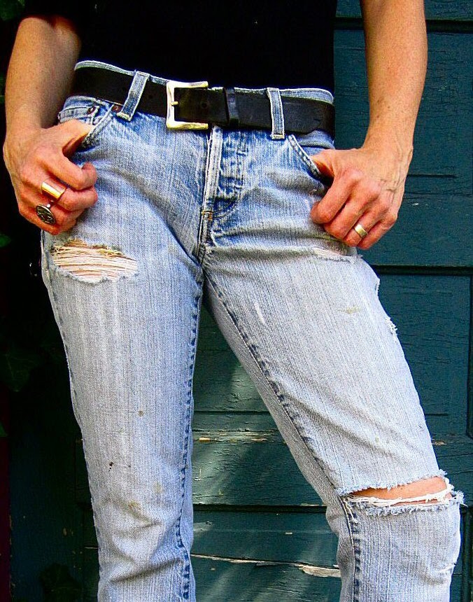 The Thrifty Chicks New Position Blue Jean Distresser