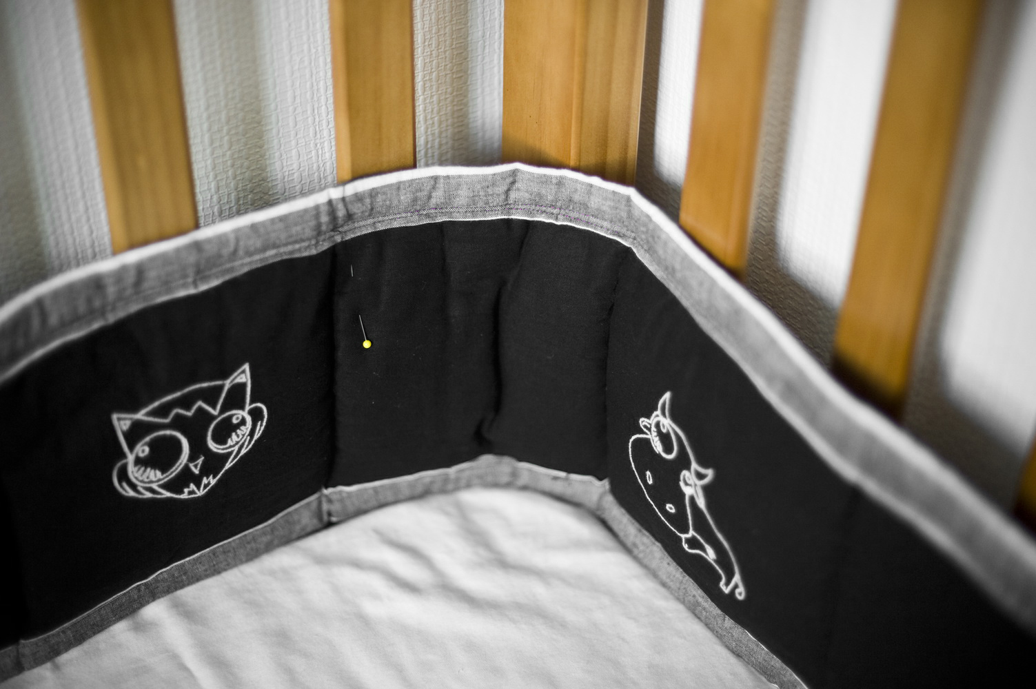 Chromatophobic Reversible Cot Bumper Tutorial