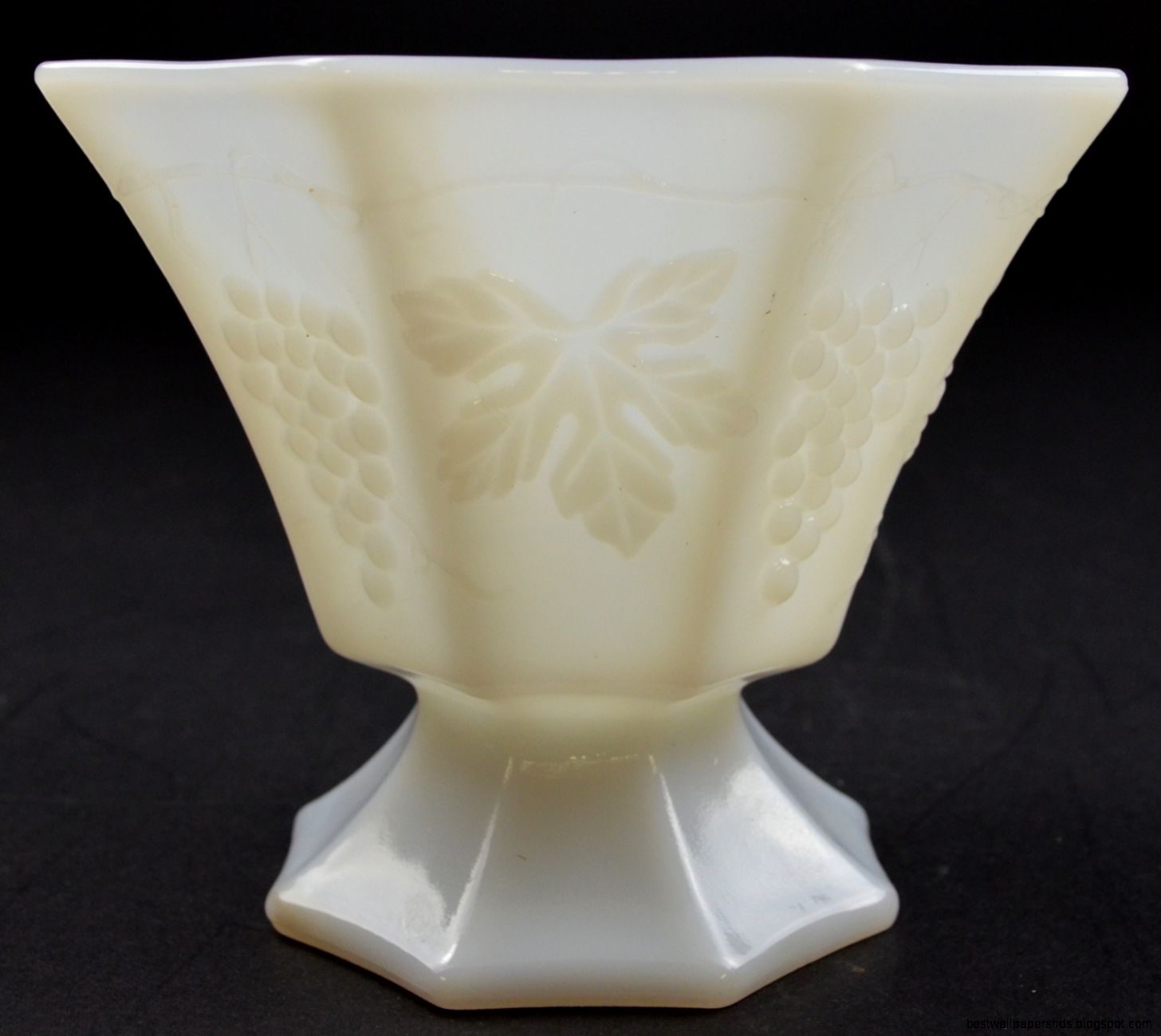 Vintage Anchor Hocking Milk Glass Vintage Anchor Hocking Milk Glass