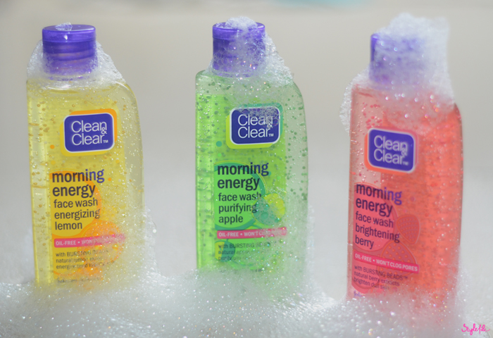 Dayle Pereira, blogger at Style File reviews the Morning Energy face wash skin care line by Clean & Clear for energized skin