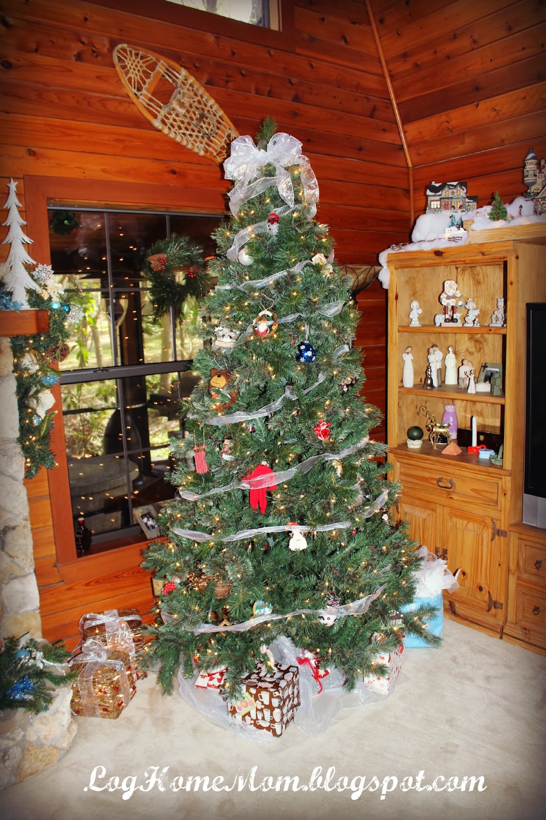 Log Home Mom Christmas Makes Me Feel Emotional