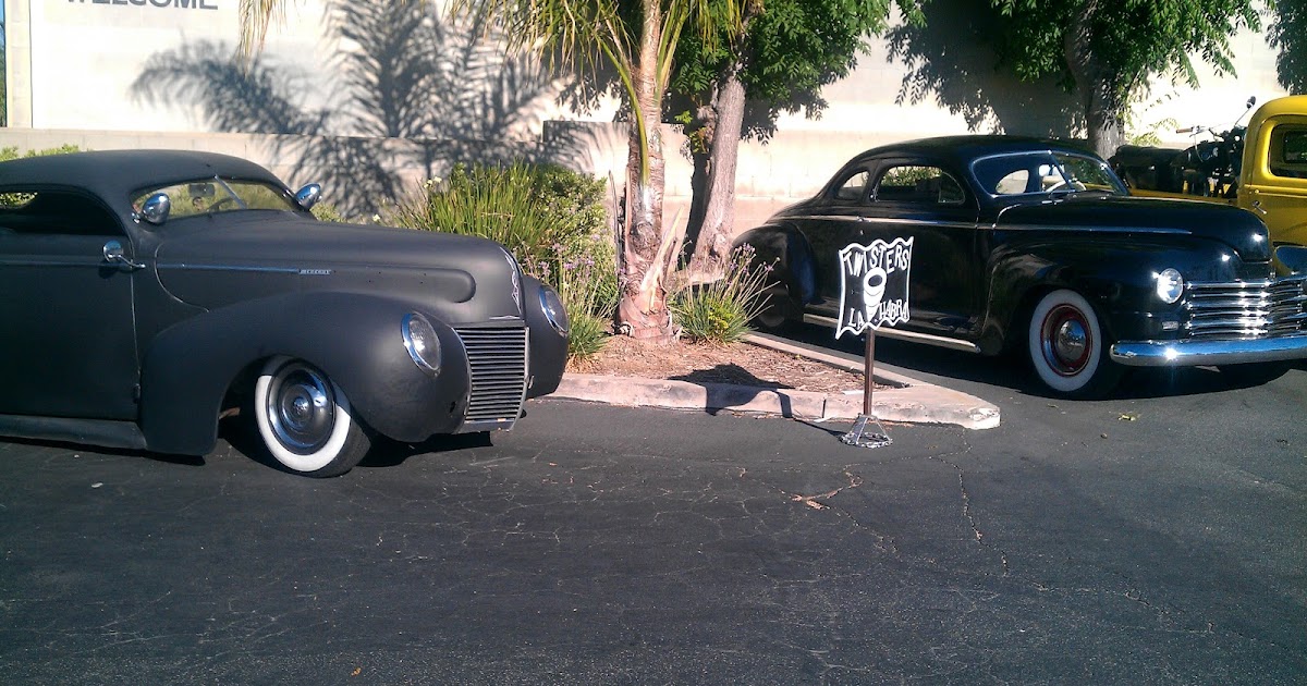 STYLISH KUSTOMS Chopped '47 Plymouth...