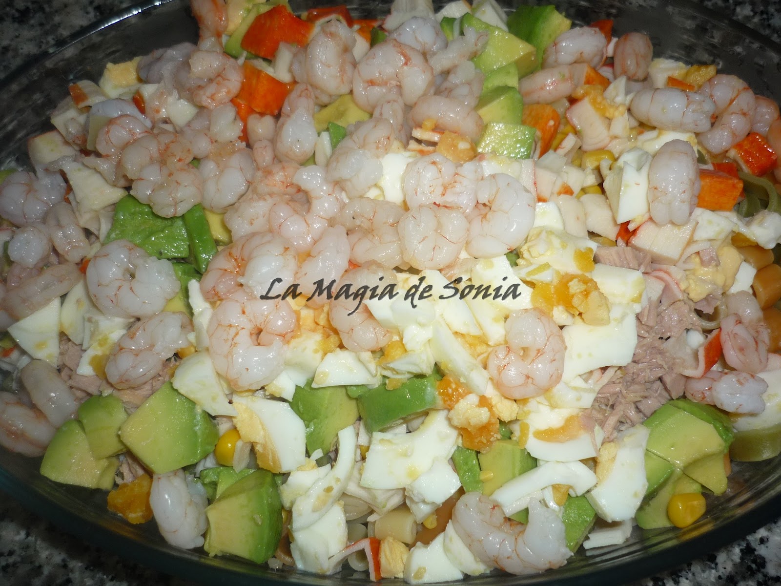 ENSALADA DE AGUACATE CON GAMBAS ensalada de aguacate con gambas:
