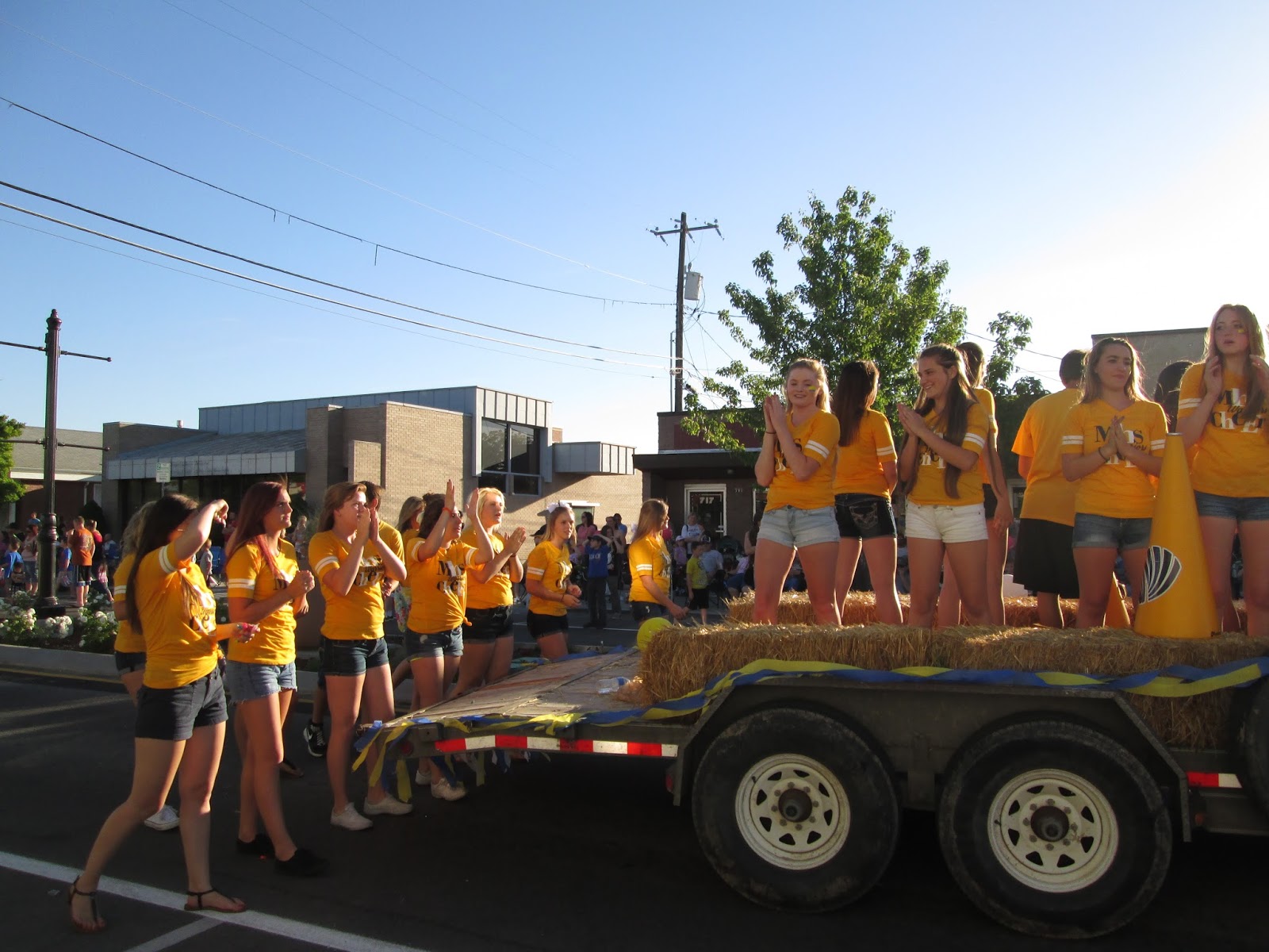 Happy Clean Living Meridian Idaho Dairy Days Parade 2015