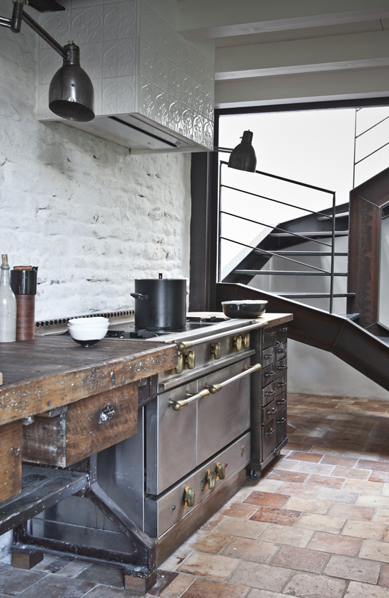 The neo rustic french countryside summer house of Isis-Colombe Combréas #rustic #interiors