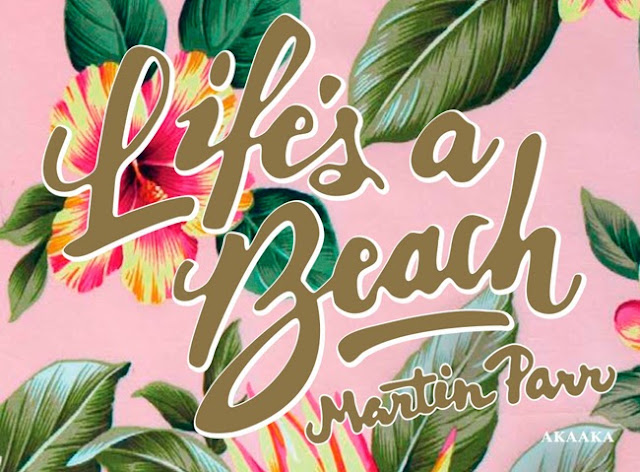 life's a beach,a beachy life,bikini,plage,martin parr