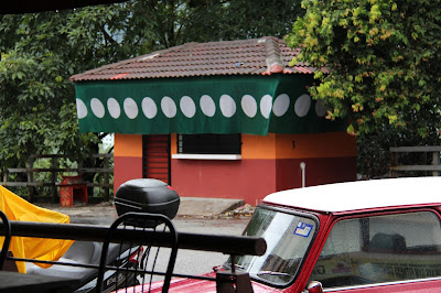 "Pas Ibarat Sampah"...apakah itu maksud gambar ini? ~ Aku Peduli Apa @ APA