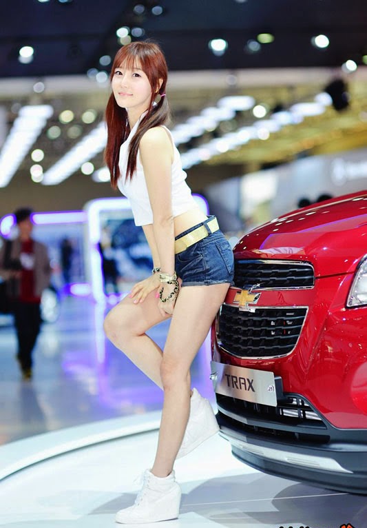 9 người mẫu ô tô nóng bỏng nhất xứ Hàn