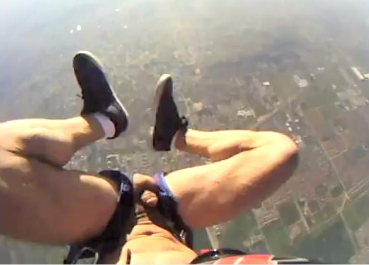 Naked Sky Diving HD 
