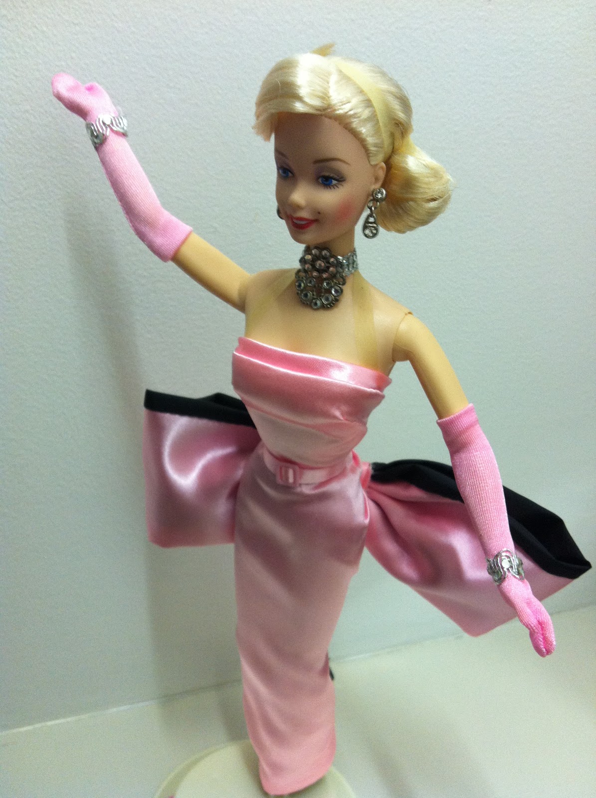 Barbie De-Boxed: Marilyn Monroe, Gentlemen Prefer Blondes (Pink Dress)