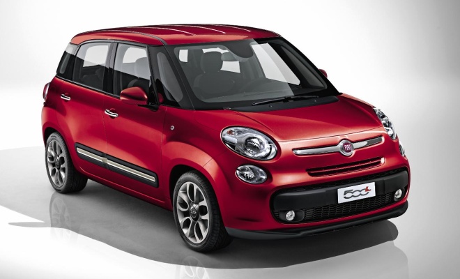 Fiat 500L from the front