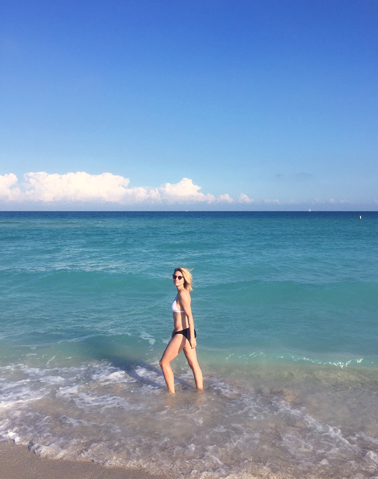 Fashion Over Reason at the beach in South Beach, Miami Beach, Miami, Nasty Gal bikini, Raen Arkin sunglasses
