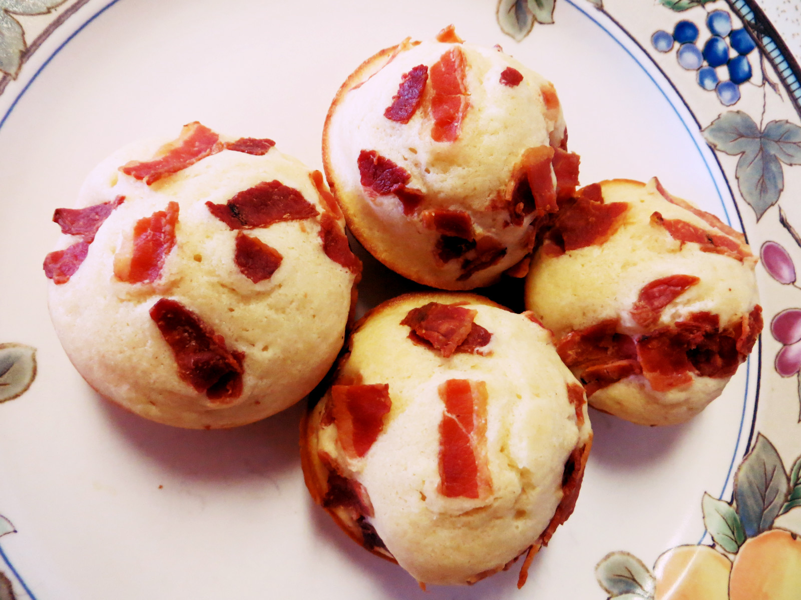 Majesty Bakes Cakes Bacon Pancake Bites!
