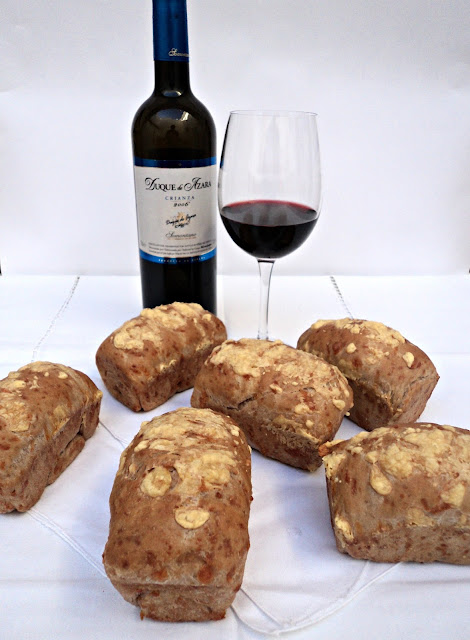 Panecillos Con Queso Al Vino Tinto Del Somontano