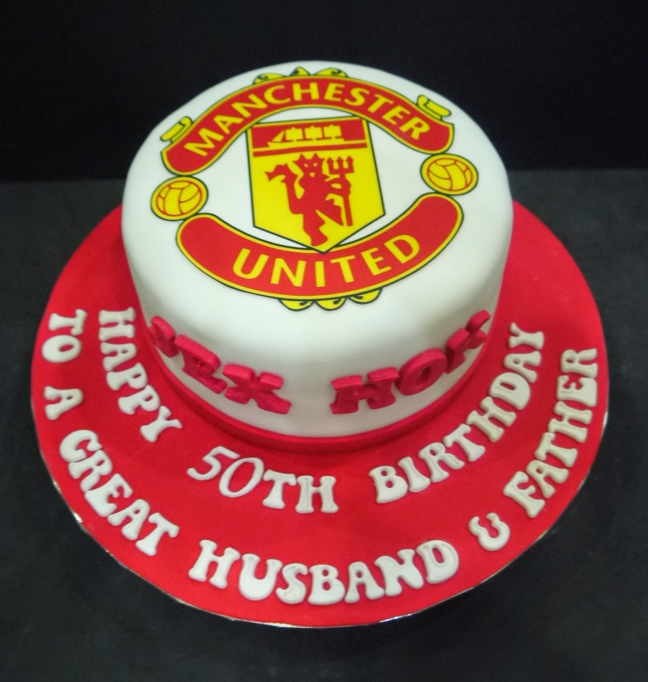 Cupcake Divinity Man U cake