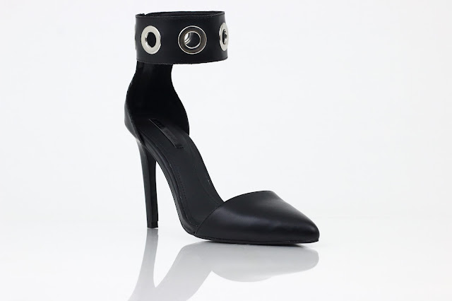 product-portraits-photographer-nyc-florida-ecommerce-shoes-heels