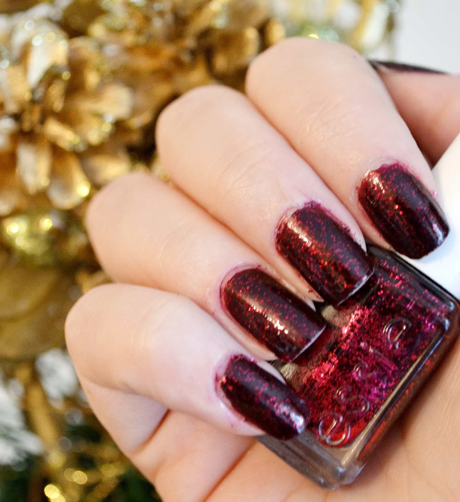 Christmas NOTD 2013: Essie Toggle To The Top | That Lisa Clare
