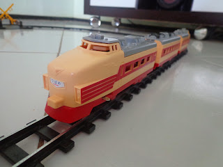 Expresso Tsubame, da linha Super Rail Black (Ferrorama japonês).