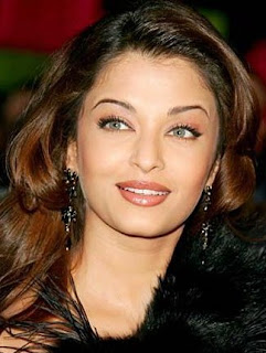 Aishwarya Rai popular Indian hot and sexy Actress photos