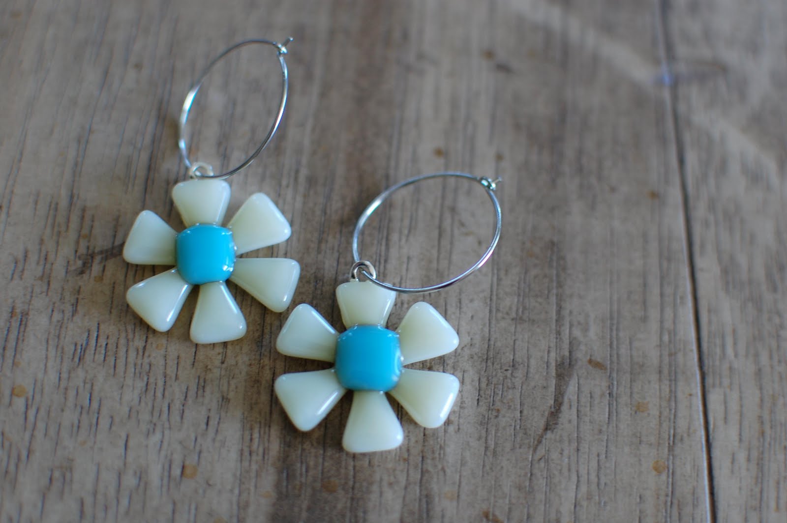 33 Shades of Green Giveway 8 Petals Jewelry