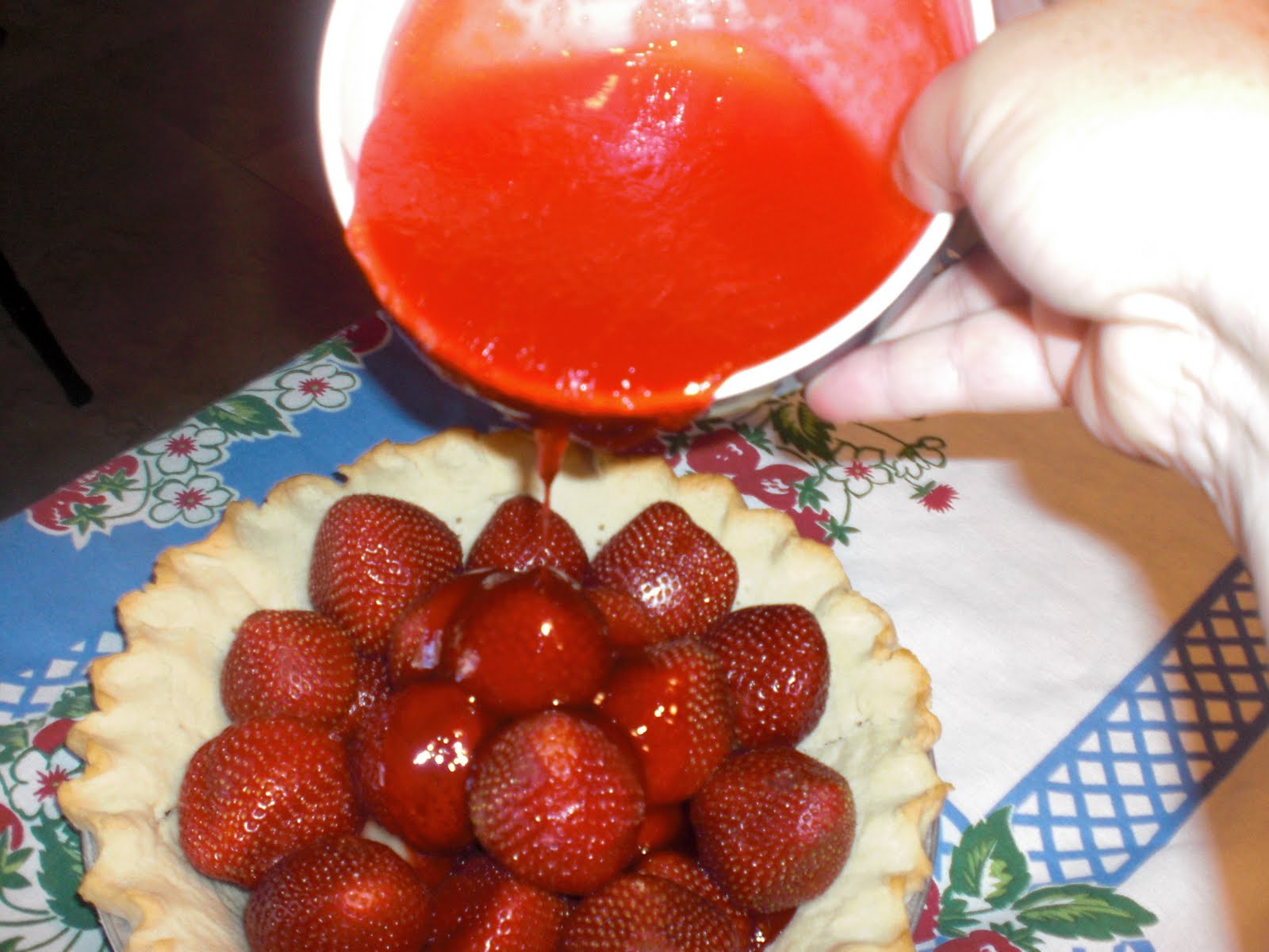Weekday Chef Strawberry Pie with Jello Glaze