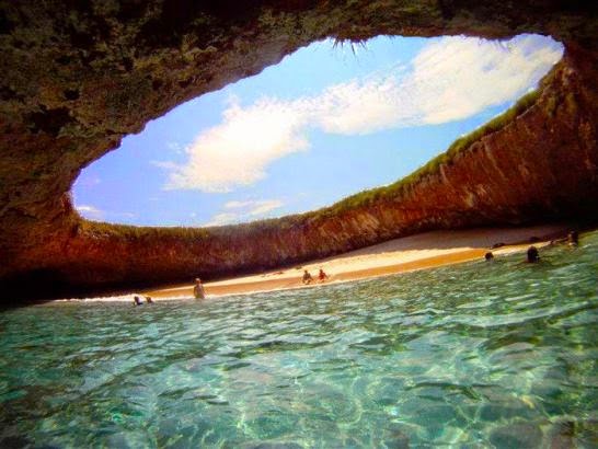 playa escondida de las islas Marietas México Hidden Beach de Puerto Vallarta