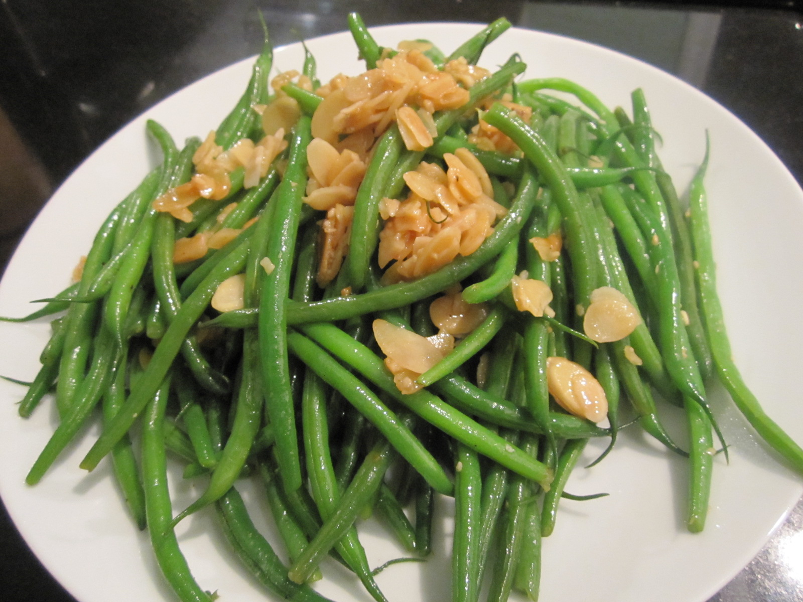Sophie in the Kitchen Garlicky French Green Beans with Sliced Almonds