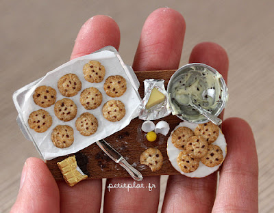 tiny things, tiny stuff, tiny picture, cute tiny food, chocolate chips tiny