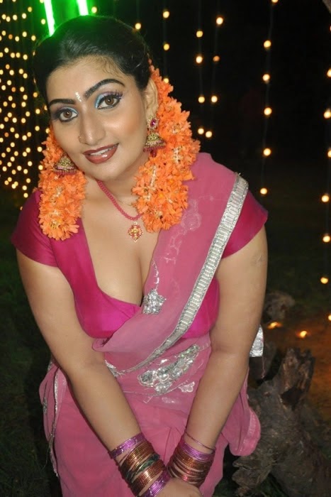 bgrade actress babilona cleavage bgrade actress babilona cleavage