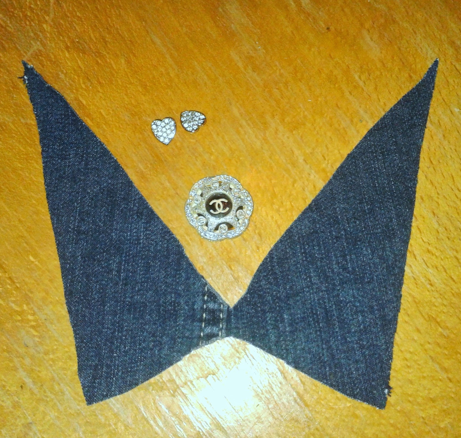 DIY Denim collar necklace