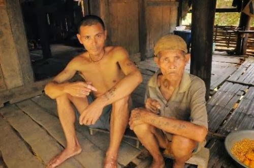 Cưới 10 năm mới được động phòng