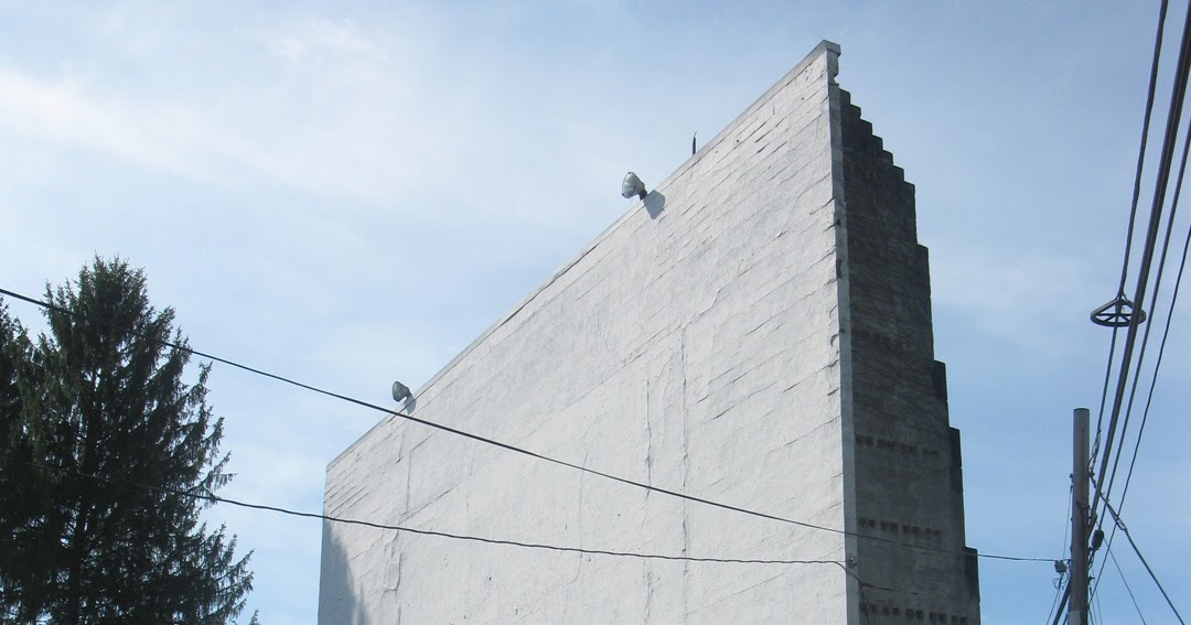 Eccentric Roadside Home movies the Sunset DriveIn of Shinnston, West Virginia