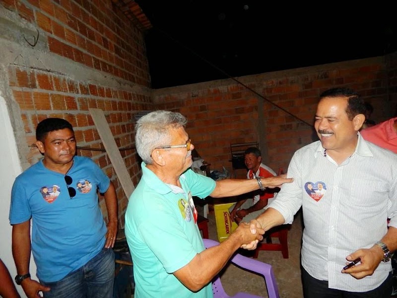 Valdemar da Serraria, prefeito de Lago dos Rodrigues declara: "Deputado Raimundo Louro é meu amigo, quem quiser do meu grupo votar em Vinicius Louro está liberado".