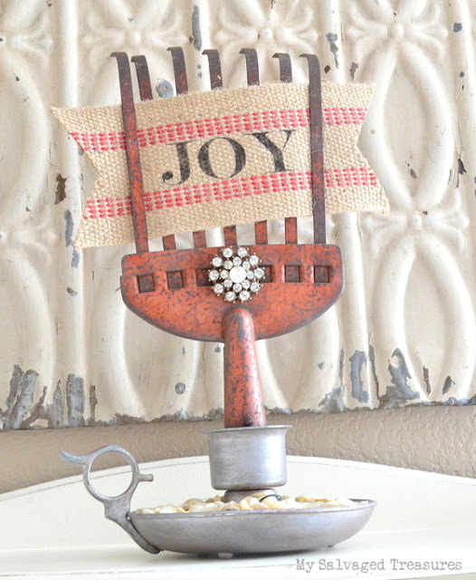 Christmas decor repurposed rusty rake JOY sign