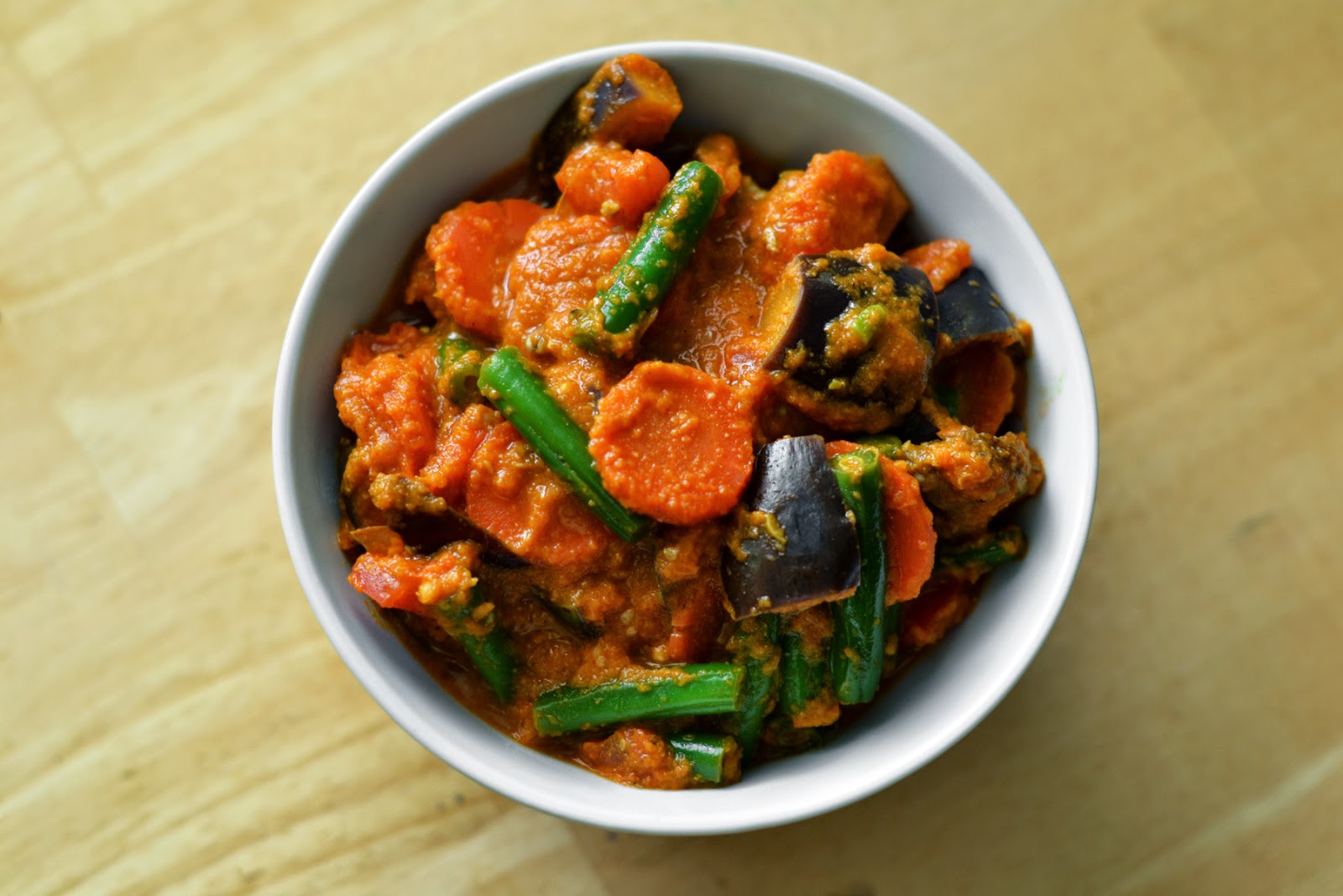 Vegan vegetable vindaloo. the hardcore herbivore.