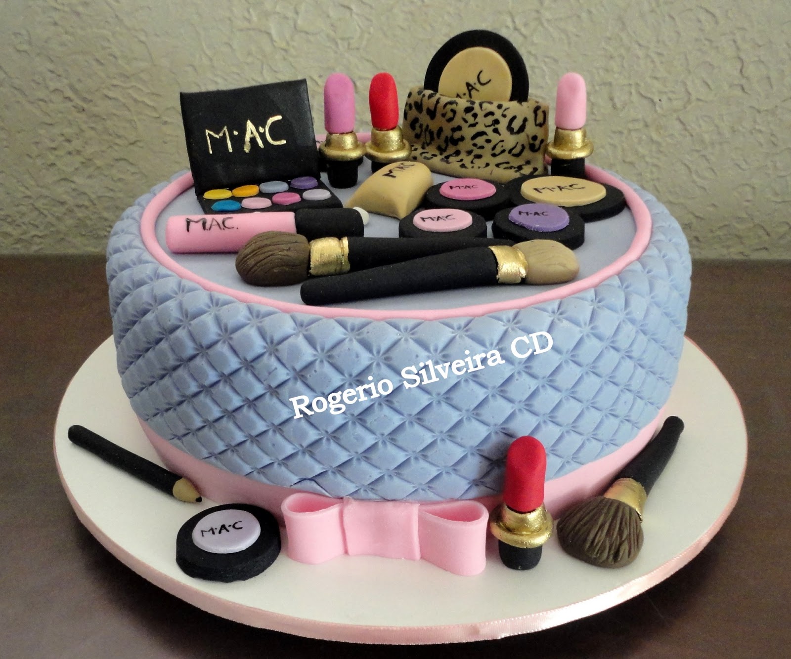 Rogerio Cake Designer: Bolo Maquiagem Lilás