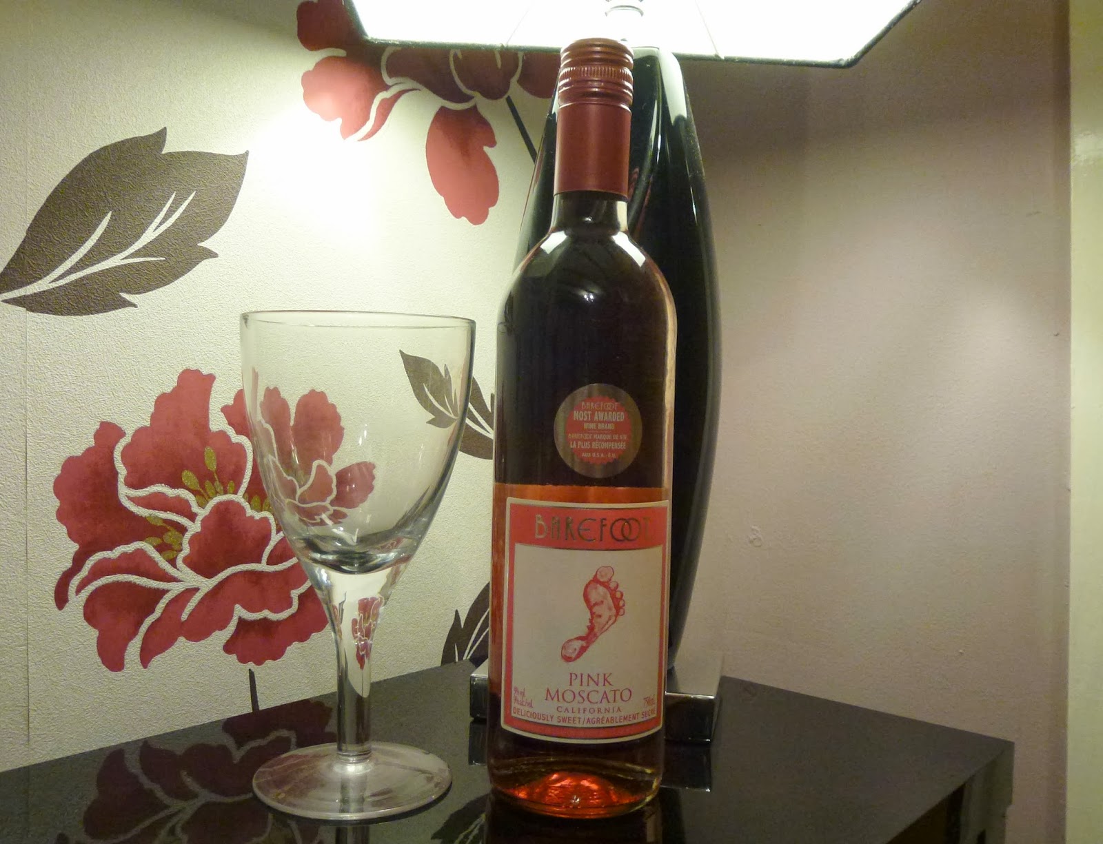 Barefoot+Pink+Moscato+%282%29.JPG