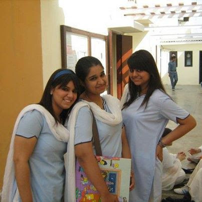 Wallpapers Sols: Indian Desi College Girls