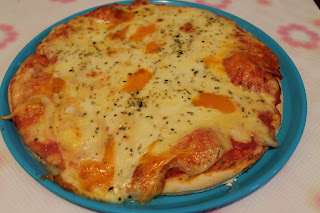 Pizza De Quesos.
