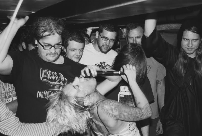 CRUCIAL CHANGES Show Pics Tinsel Teeth, Vickers, Feral Hands 6/11/11 Braden's House