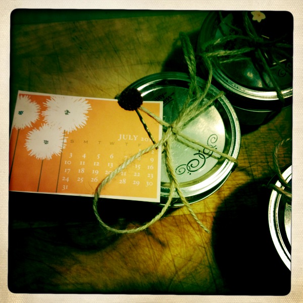 tidbits fun uses for old calendars