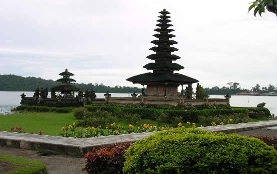 pemandangan didaerah bali Bedugul