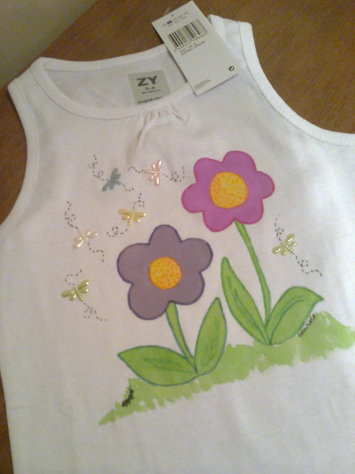 Prendinhas de Sonho tshirts pintadas à mão com desenhos originais