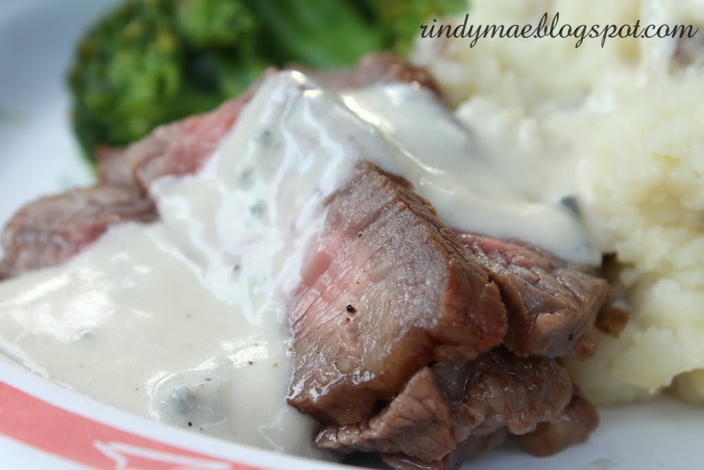 Rindy Mae Grilled TriTip With Blue Cheese Sauce
