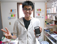 千葉のWさんiPhone4Sマイク故障の修理後にポーズもらいました！