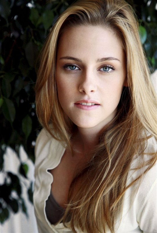 Download this Kristen Stewart Hot Wallpapers picture Download this Kristen Stewart Hot Wallpapers picture